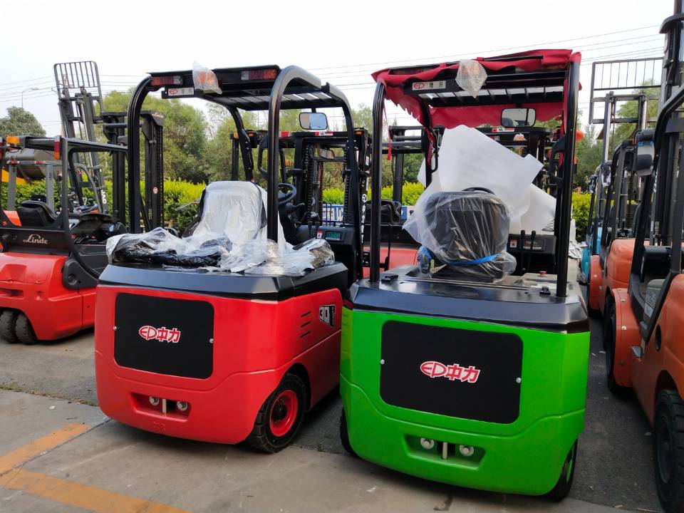 電動(dòng)叉車 電動(dòng)叉車