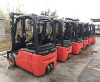 進口電動叉車三支點起高3.0-6.0米